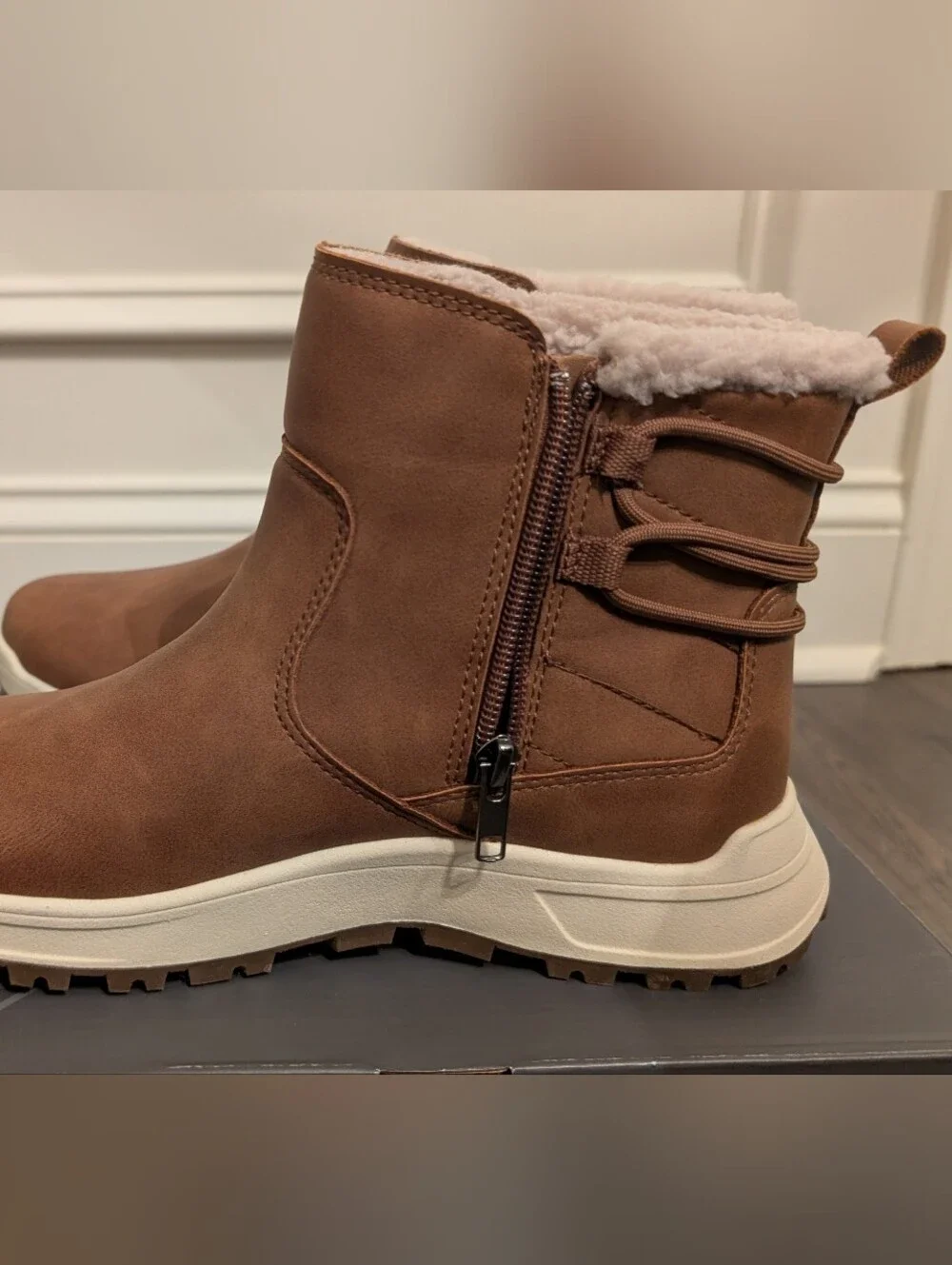 Eddie Bauer Women's Chestnut Brown Fleece-Lined Ankle Boots